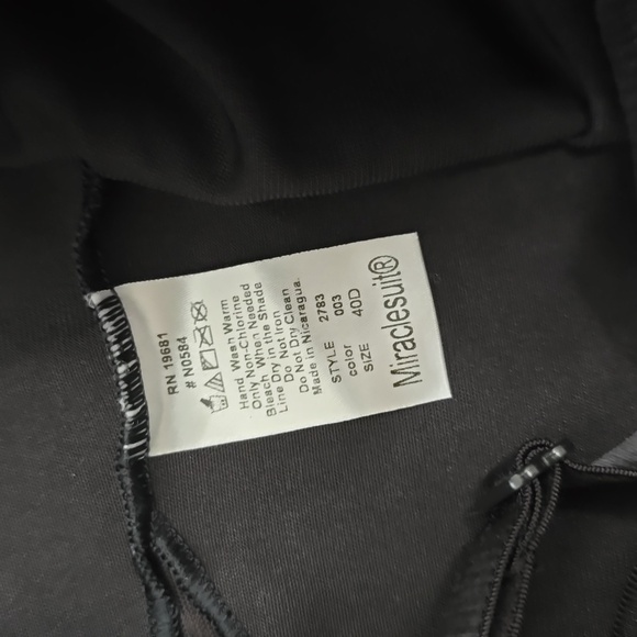 MIRACLESUIT 40D Elegant Black Bodysuit Shapewear - Picture 3 of 5
